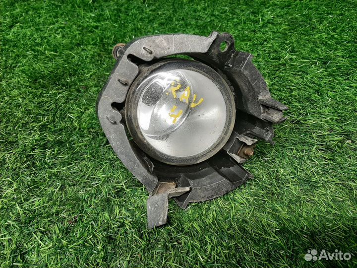 Фара противотуманная левая на Toyota Avensis T250