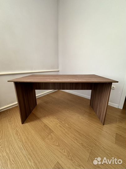 Письменный стол