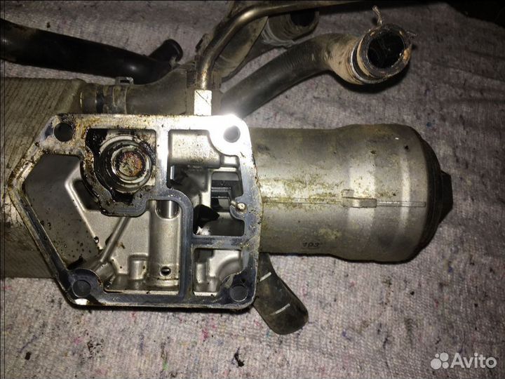 Кронштейн масляного фильтра ауди А4 Б8 А5 8Т TDI