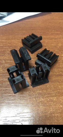 Крепёж для жабо под дворниками для Ниссан