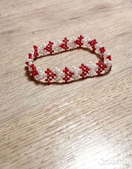 Браслет из бисера сердечки ручная работа