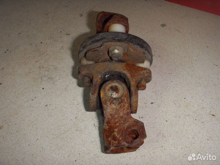 Кардан рулевой 4523048050 Toyota Kluger (XU20)