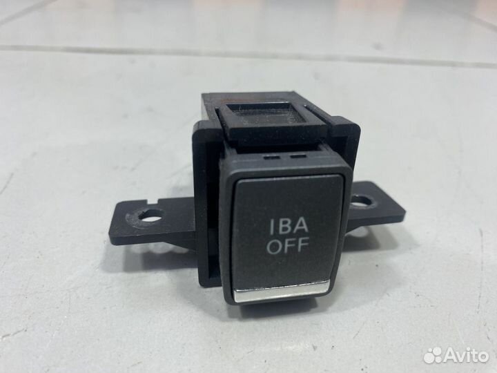 Кнопка Infiniti M Y51