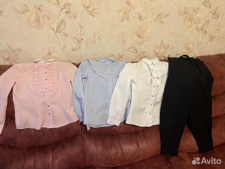 Продам блузки и брюки для школы