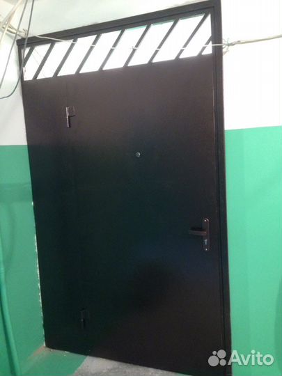 Дверь в тамбур с вентиляцией