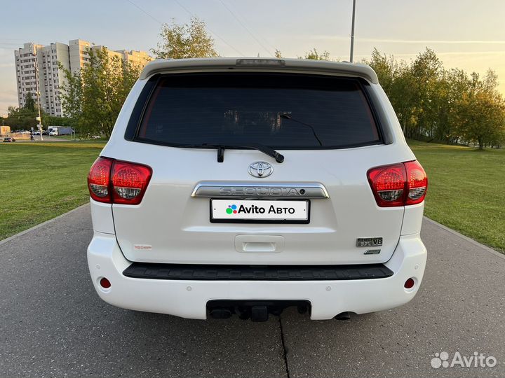 Toyota Sequoia 5.7 AT, 2012, 240 000 км