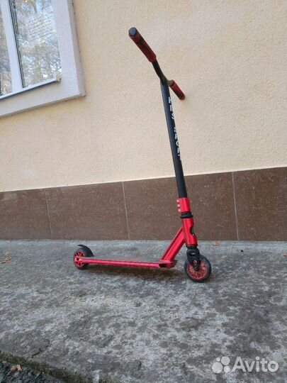 Продам трюковой самокат в хорошем состоянии