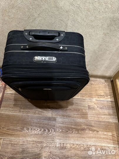 Чемодан на колесах