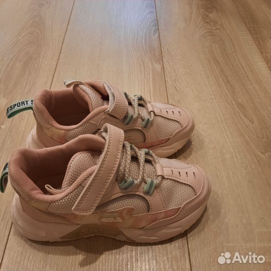 Кроссовки 30р