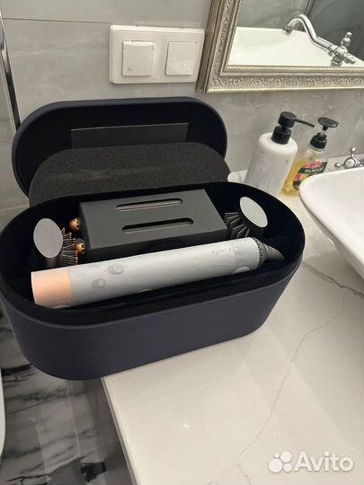 Dyson стайлер