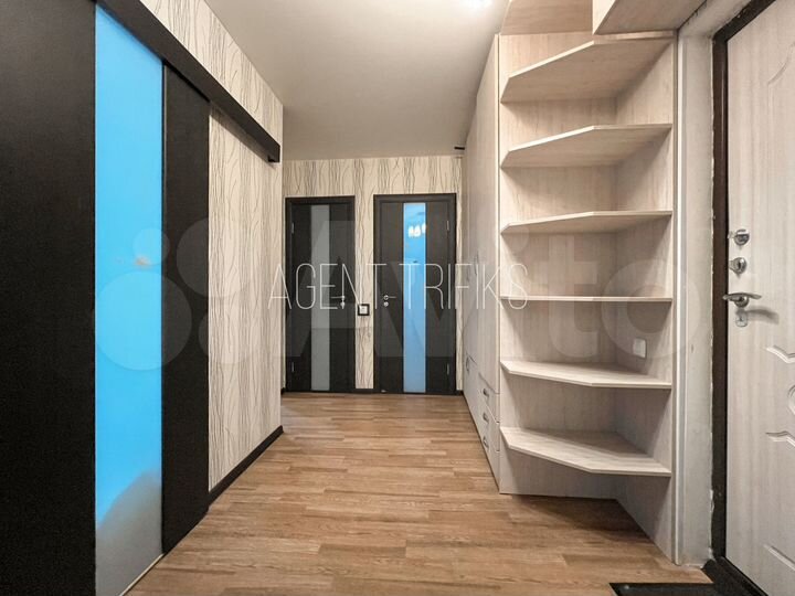 2-к. квартира, 63 м², 1/10 эт.