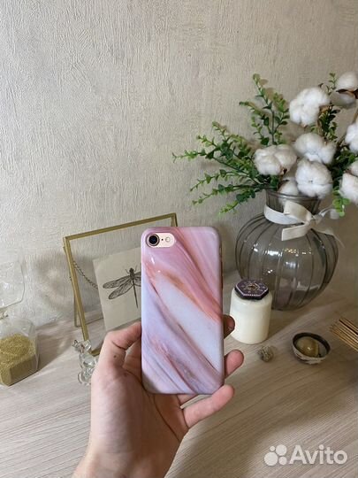 Чехол на iPhone 7