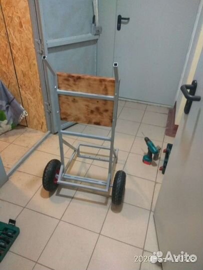 Тележка для лодочного мотора