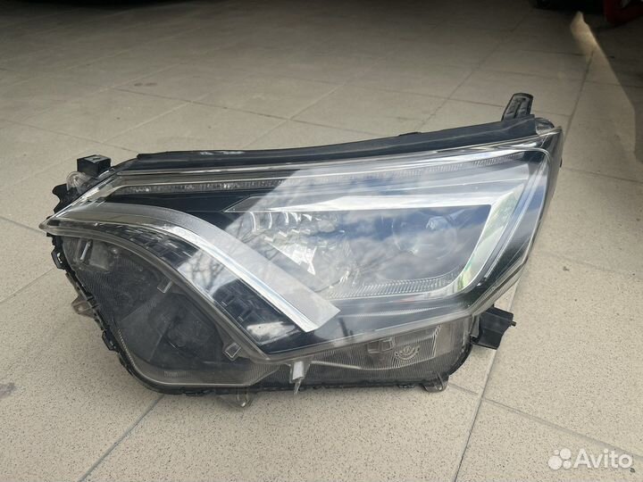 Фара левая rav 4 led