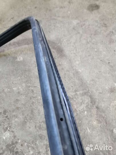 Уплотнитель двери передний правый opel vectra b