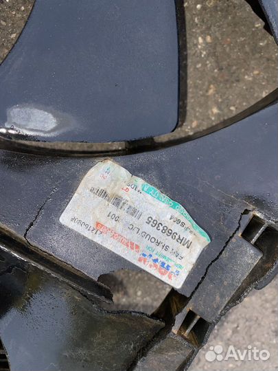 Диффузор радиатора Mitsubishi Lancer IX CS2A Дефек