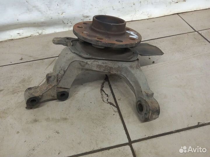 Правый поворотный кулак Опель Астра Н