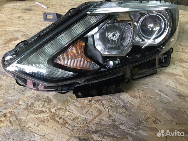 Фара левaя Nissаn Qаshqai J11 / Ниссан Kашкай J11