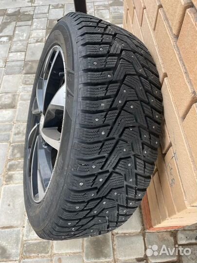 Hankook Winter I'Pike RS2 W429 215/55 R17 98T