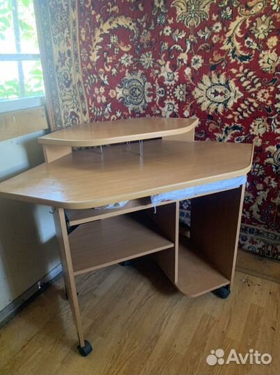 Компьютерный стол