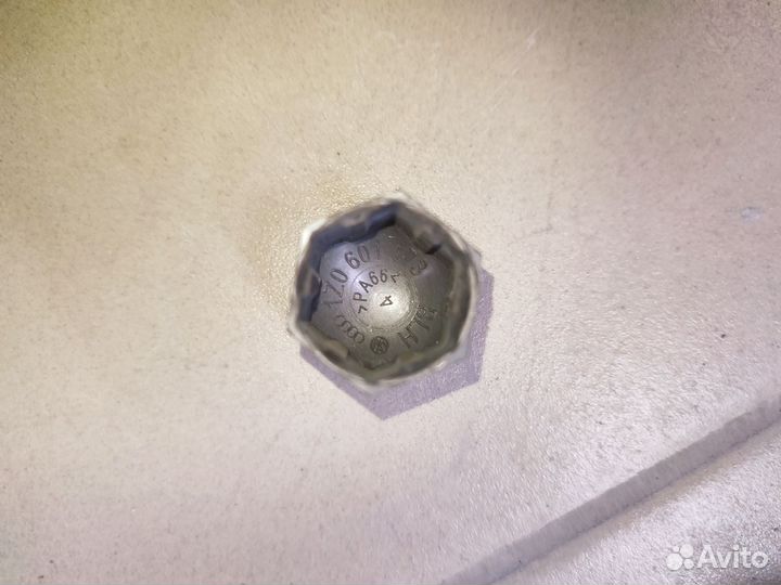 Колёсные болты + колпачки VW, Audi, Skoda