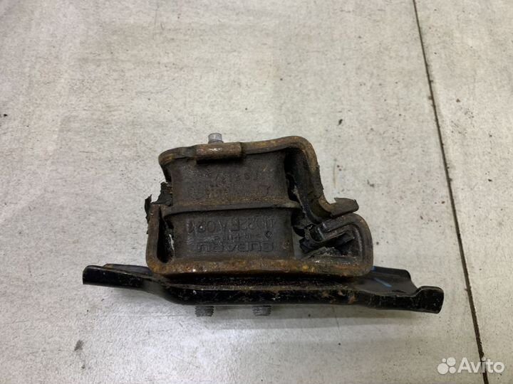 Опора двигателя Субару