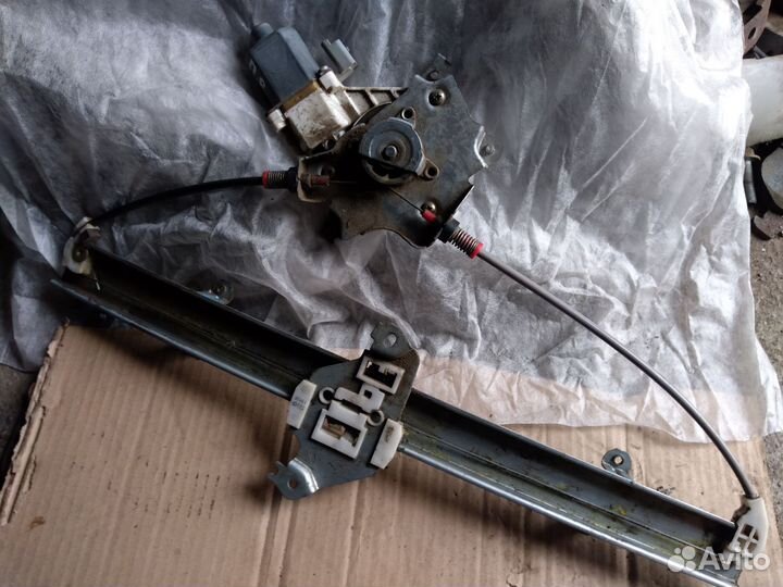 Nissan micra k12 стеклоподъемник передний правый