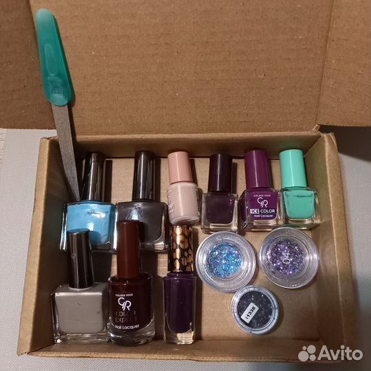 Пакетом -товары для ногтей