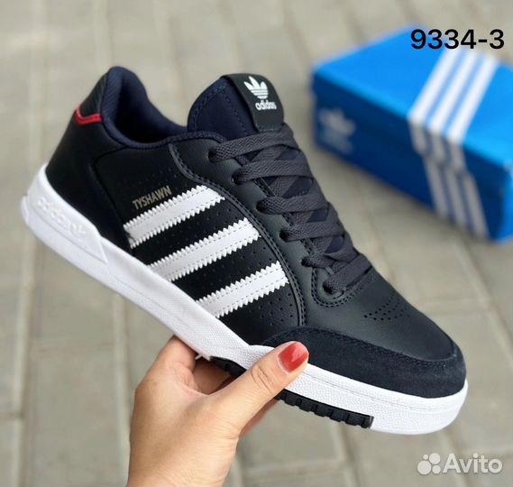 Кроссовки adidas