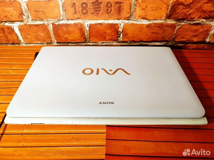 Sony Vaio SVE151G13V - B980\4 Озу \1 GB видео \SSD