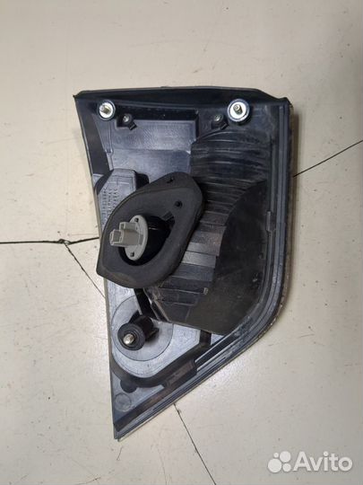 Фонарь крышки багажника Mitsubishi Outlander XL, 2