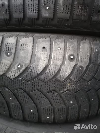 Bridgestone Blizzak Spike-01 235/55 R17