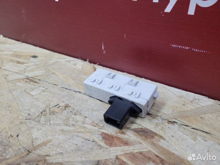Датчик ремня безопасности Renault Logan