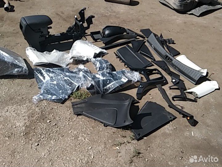 Пластик салона Ford Kuga 2