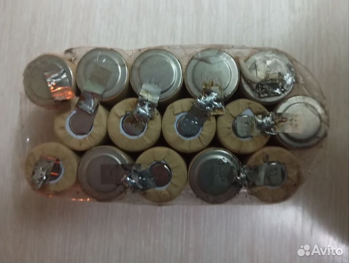 Акб для шуруповерта в разборе