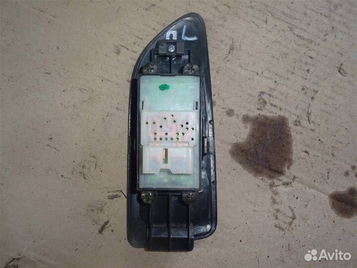 Блок управления стеклоподъемниками Nissan Almera