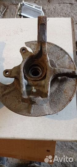 Кулак поворотный Suzuki Grand Vitara 1999г.в