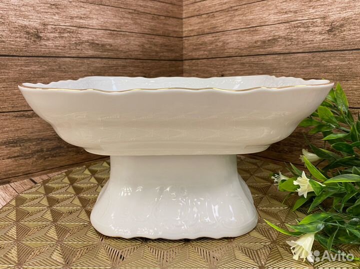 Салатник квадрат на ножке 