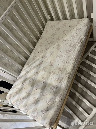 Кровать с матрасом