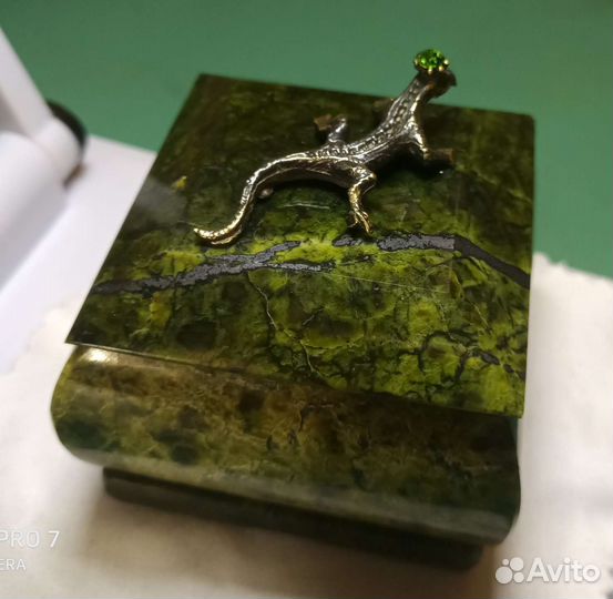 Малахитовая шкатулка