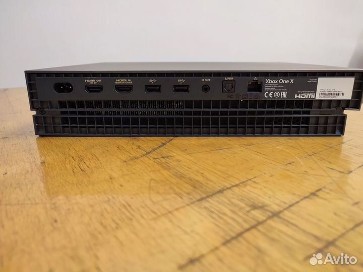 Xbox ONE X 1TB