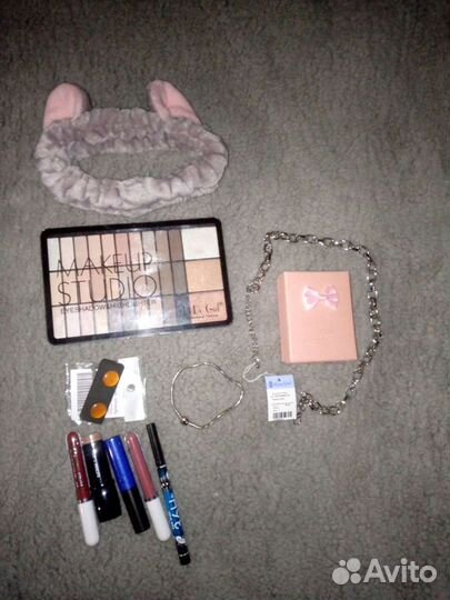 Косметика и бижутерия