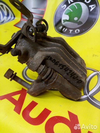 Суппорт задний правый Volkswagen Golf 6 хетчбек 4