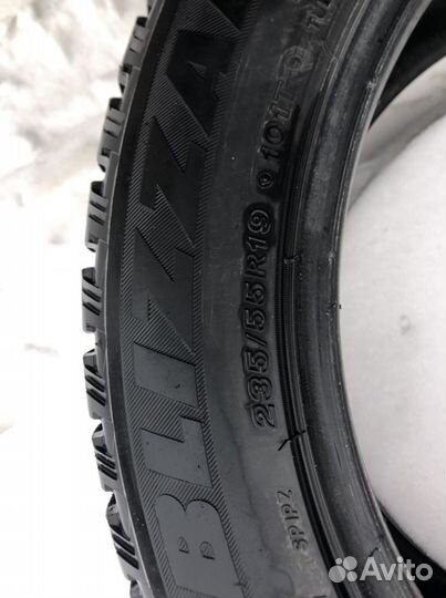 Bridgestone Blizzak Spike-01 235/55 R19