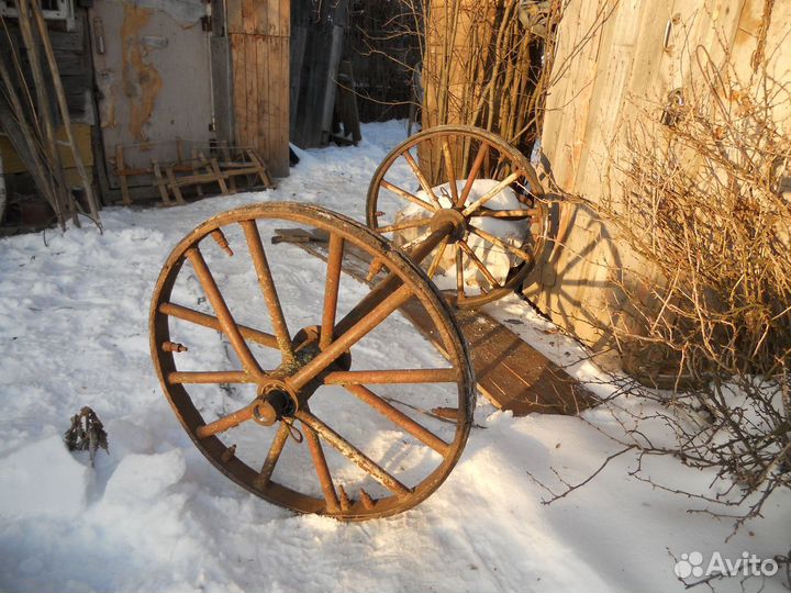 Колеса железные от телеги на оси только самовывоз