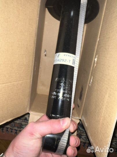 Амортизатор передний Паджеро 3 4