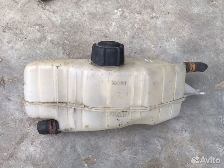 Бачок системы охлаждения Renault Clio 3 Modus