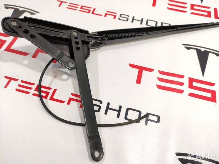 Поводок стеклоочистителя правый Tesla Model X 2021