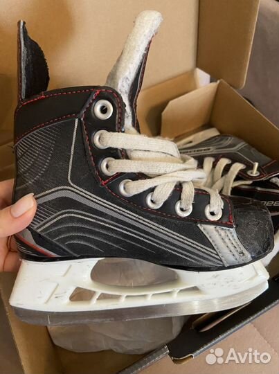 Хоккейные коньки bauer 30 и хоккейная защита