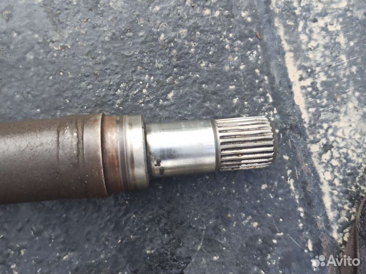 Правая полуось с подшипником на форд фокус 1